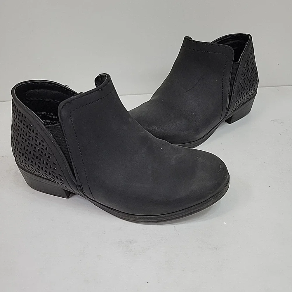 MIA stylish versatile